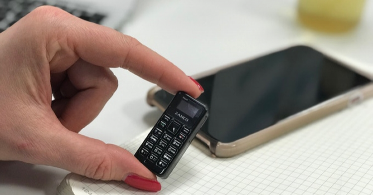 В мире появился самый маленький мобильный телефон