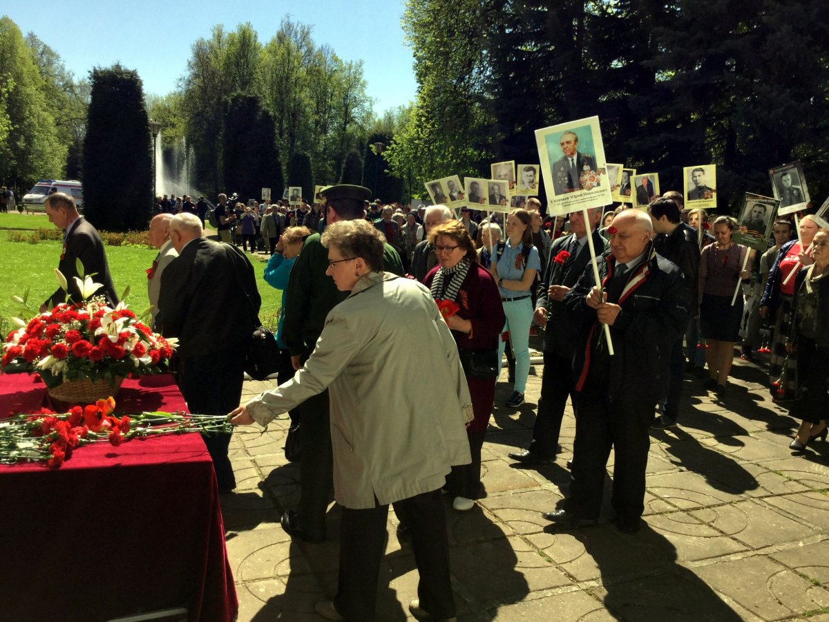 Кульминация Дня Победы в Тимирязевке - возложение цветов к монументу сотрудникам, студентам и аспирантам, погибшим в Великой Отечественной войне. Вечная память героям!