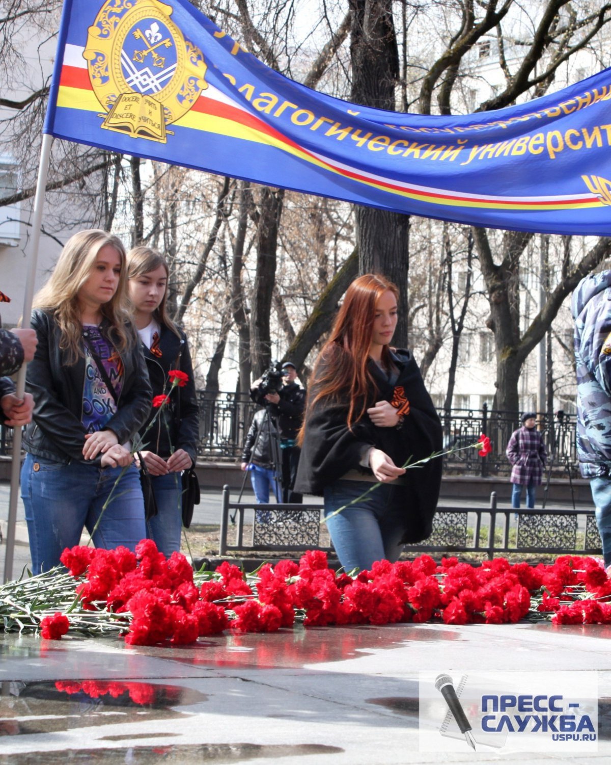 Студенты и сотрудники почтили память Маршала Победы