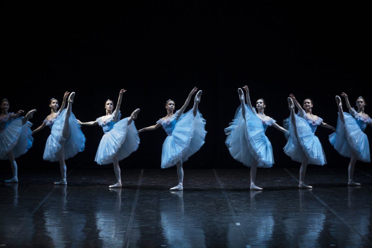 25 мая в Эрмитажном театре прошёл благотворительный спектакль, посвящённый Международному дню защиты детей (организатор - РОБД «Большая Медведица», в котором приняли участие студенты Академии Русского балета имени А.Я. Вагановой.