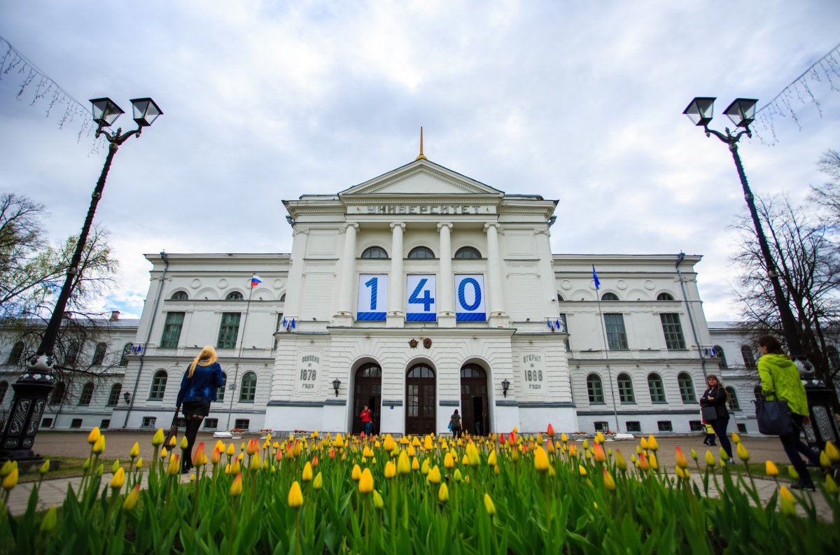 Праздник — праздником, а достижения по расписанию⏰ ТГУ снова покоряет рейтинги, на этот раз — от информационного агентства «Интерфакс». Там мы улучшили свои позиции и заняли седьмое место среди российских вузов