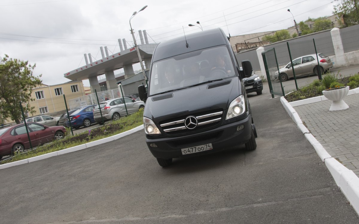 Губернатор Челябинской области Борис Дубровский 16 июня побывал с рабочим визитом в студенческих общежитиях ЧГИК.