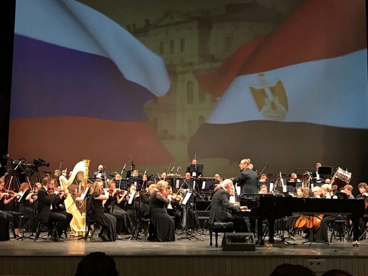 Вчера более 100 герценовцев благодаря профкому РГПУ им. А.И. Герцена посетили концерт египетского музыканта и композитора Омара Хайрата.