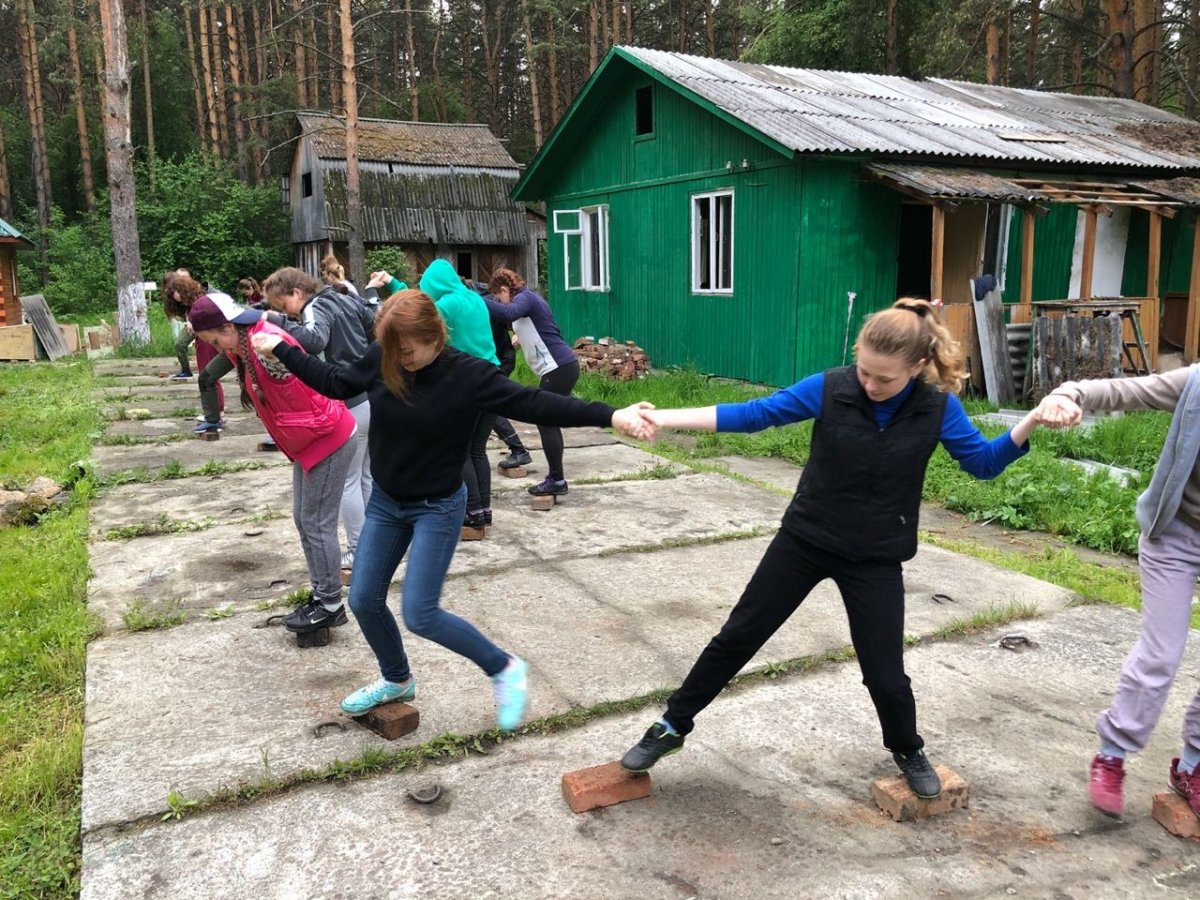 ☀ Вот так весело проводят во время практики в летнем лагере в пос. Студенческий 🔥🎈🎉💃, на , спортивные по волейболу, бадминтону и теннису 🤽🏻‍♀️🏆👏