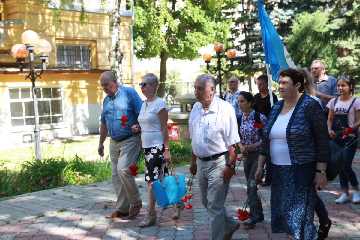 В САРАТОВСКОМ УНИВЕРСИТЕТЕ ПРОШЁЛ МИТИНГ КО ДНЮ ПАМЯТИ И СКОРБИ