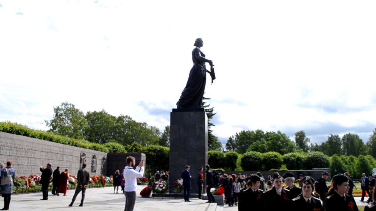 В воскресенье