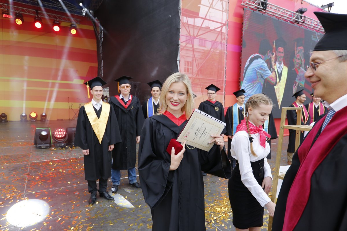 Второй этап выпускного в картинках! Ярко, весело, динамично 👍