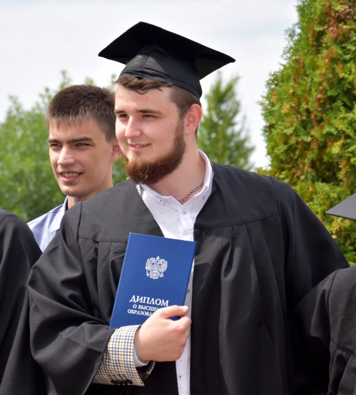 Сегодня молодые специалисты Ульяновского госуниверситета получили долгожданные дипломы о высшем образовании💪🎓📚🎉