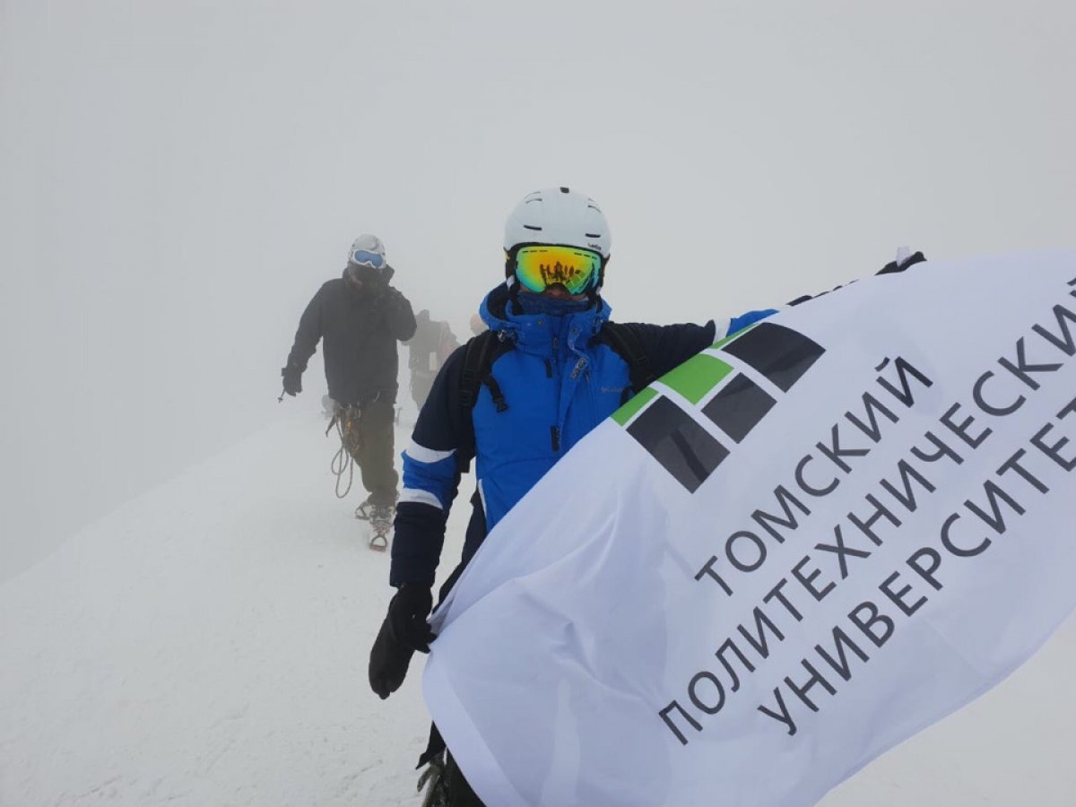 Эта фотография как нельзя лучше подходит к сегодняшней погоде в Томске 😊 🌂