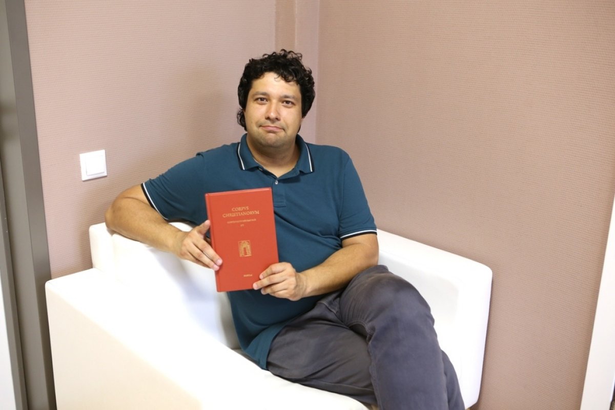 Историк НГУ Валентин Портных опубликовал трактат «О проповеди креста» доминиканского монаха Гумберта Романского на латинском языке в бельгийском издательстве Brepols. Книга стала 279-м томом в серии Corpus Christianorum Continuatio Medievalis и