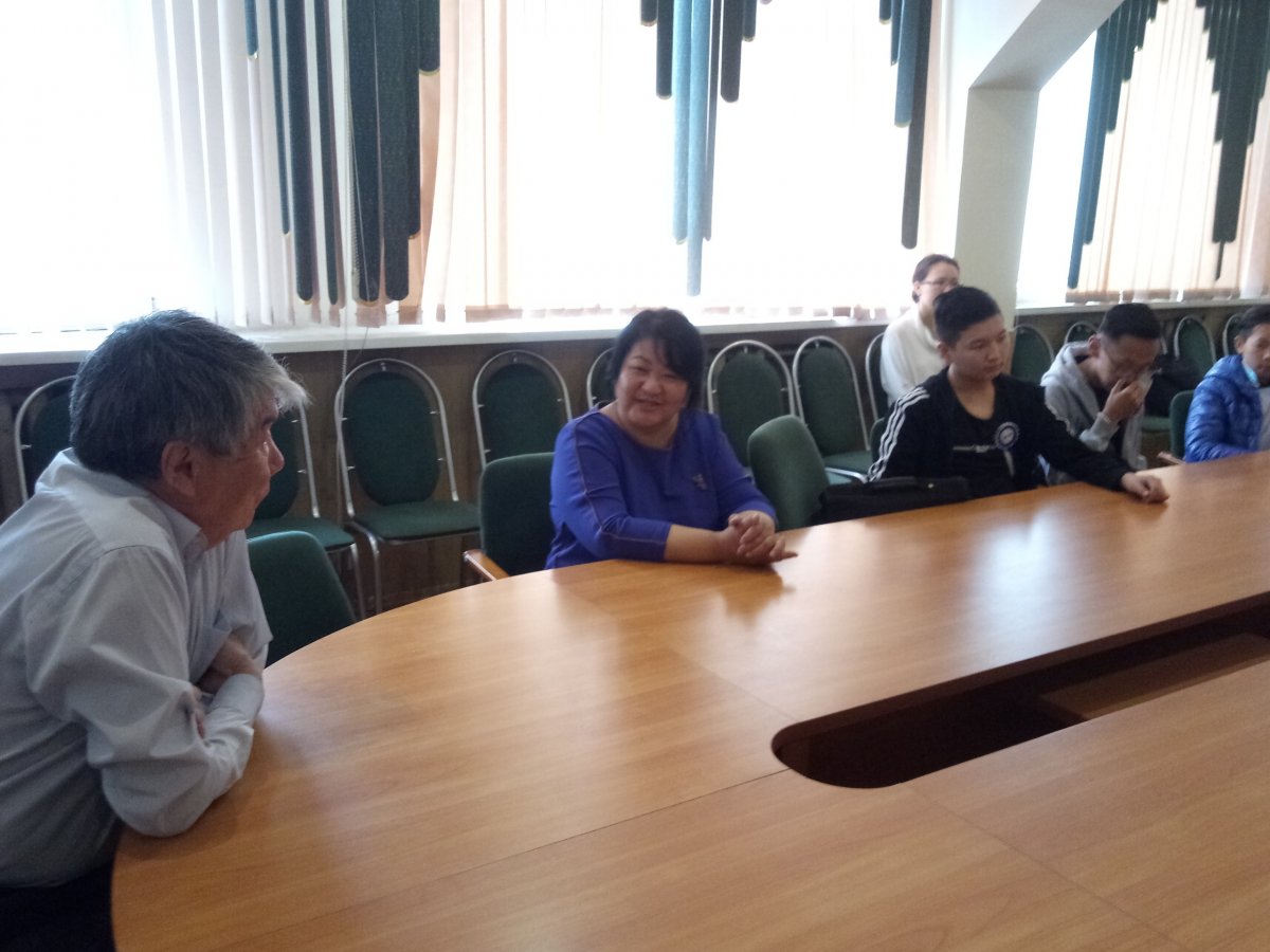 Состоялась встреча проректора по науке В. В. Хахинова с учениками средних школ Селенгинского аймака Монголии