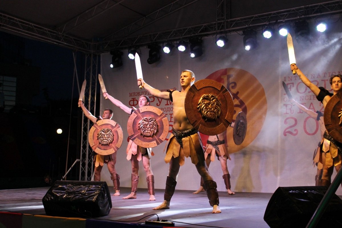 С 16 по 19 августа 2018 года курсанты и студенты КГМТУ побывали в Рязани, где представили театрализованное представление «Сказание о древнем городе»