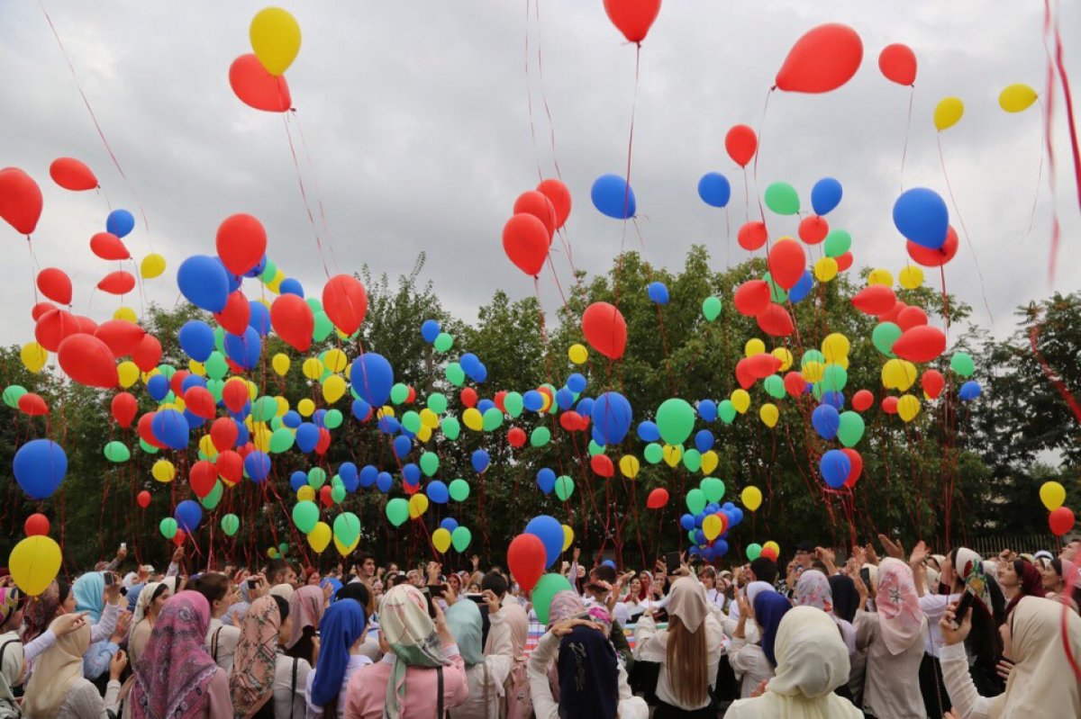 Поздравляем всех с началом учебного года 📚, особенно первокурсников. Ведь для вас начинается новый этап в жизни.