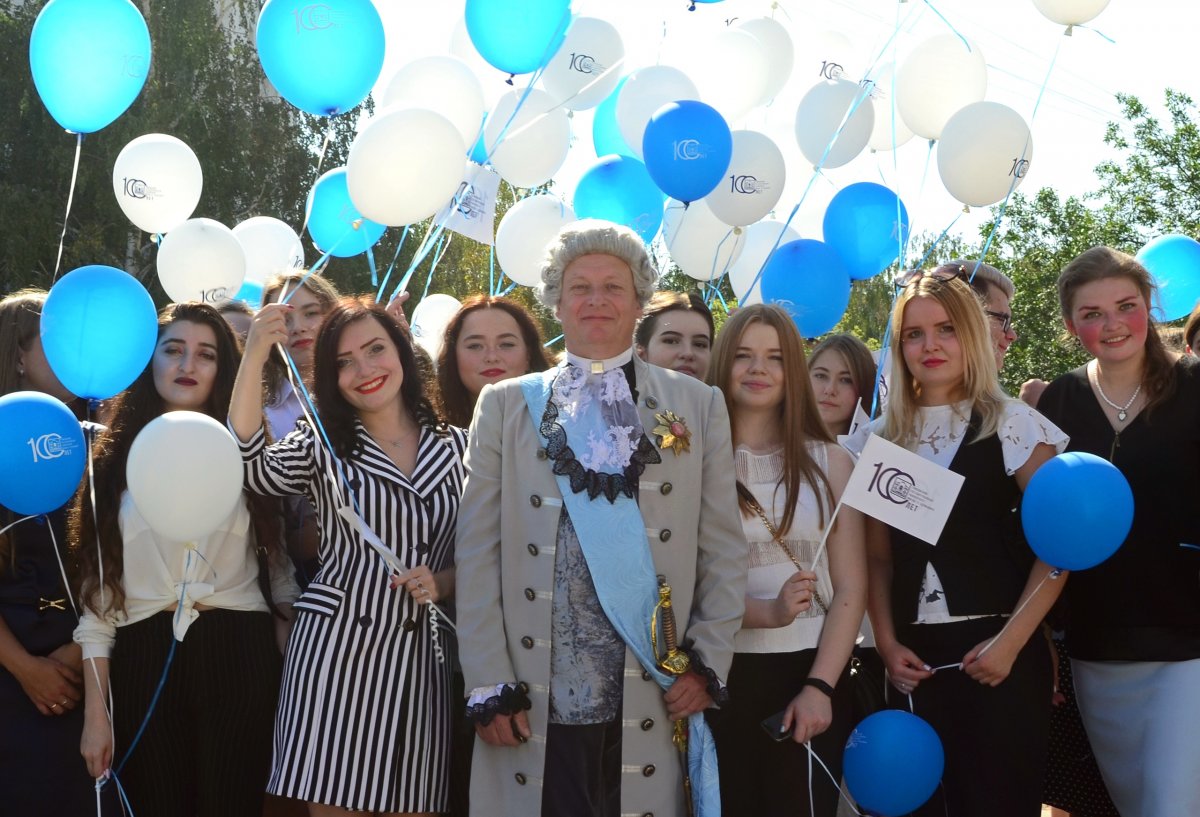 Время делиться в соцсетях фотографиями начала учебного года в Твоем Главном Университете! 😉