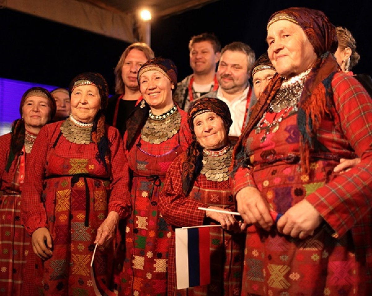 Бабушка состоит из. Ансамбль Бурановские бабушки. Бурановские бабушки Евровидение. Удмуртский коллектив Бурановские бабушки. Удмуртия Бурановские бабушки.