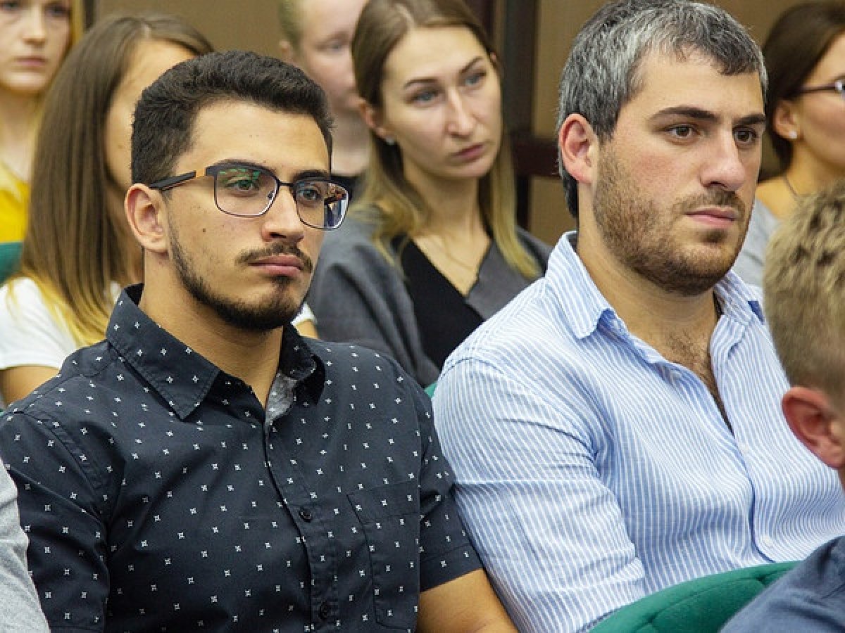 👨⚕️Встреча заместителя председателя правительства Кировской области Д.А. Курдюмова и министра здравоохранения региона А.В. Черняева с ординаторами первого года обучения Кировского ГМУ 👨⚕️Встреча заместителя председателя правительства Кировской области Д.А. Курдюмова и министра здравоохранения региона А.В. Черняева с ординаторами первого года обучения Кировского ГМУ