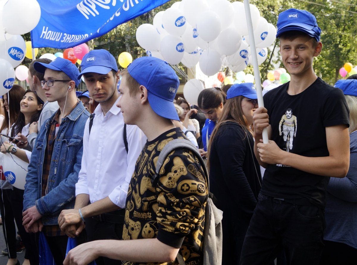 8 сентября студенты, преподаватели и сотрудники МРСЭИ приняли активное участие в праздничном шествии, посвященном Дню города Видное!