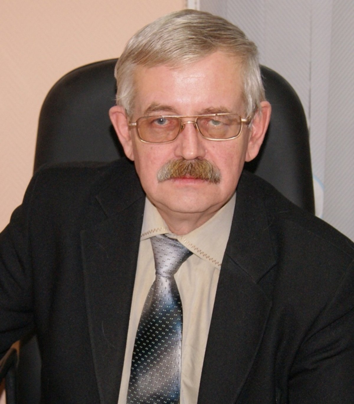 Медиа-портал «АудиториЯ» решил поближе познакомить студентов и коллектив Вологодского государственного университета с первыми лицами наших новых Институтов.