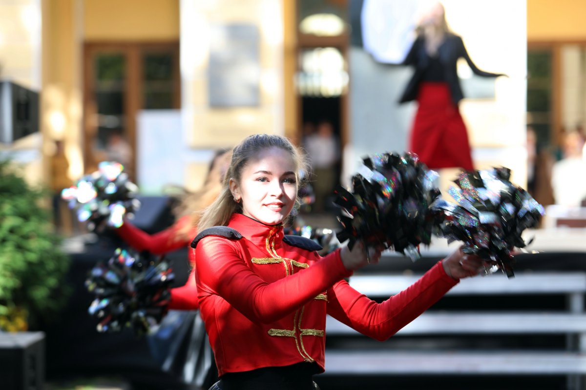 Первые фотографии с посвящения в студенты от пресс-службы СПбГЭУ. Без фотошопа, фильтров и ГМО