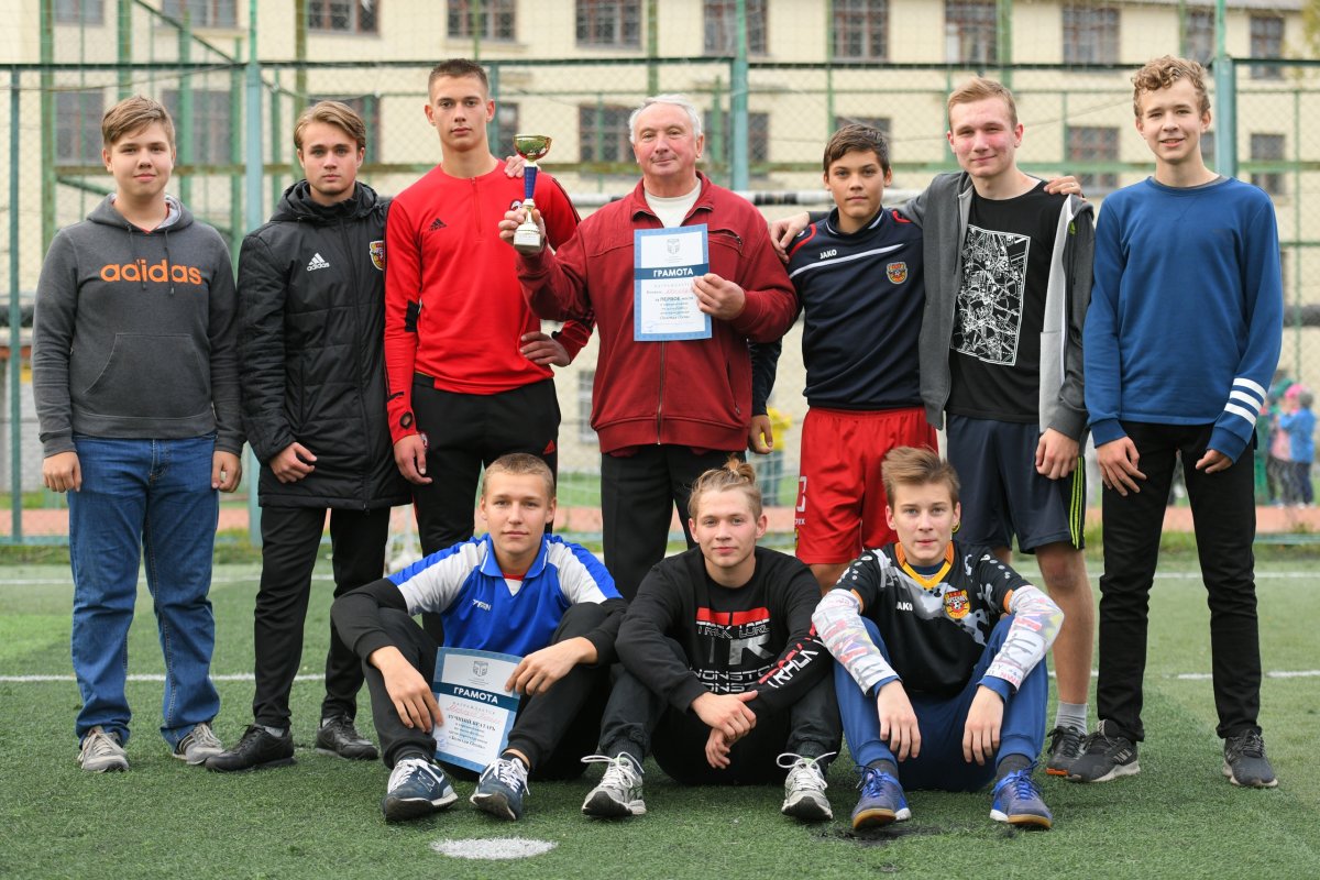 ! Сфотали вчера радугу 🌈 и футбик ⚽