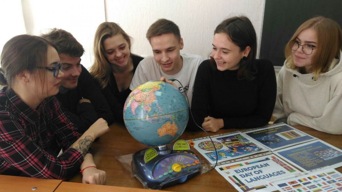 Кафедрой лингвистического образования и межкультурной коммуникации было подготовлено и проведено «Language-show», посвященное Дню европейских языков