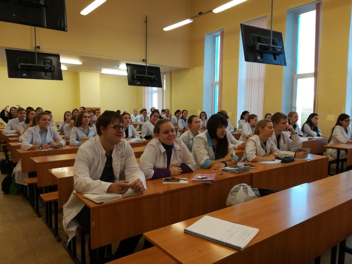 📌С 11 по 17 октября 2018 года состоялись встречи студентов 4 и 5 курсов специальностей Лечебное дело и Педиатрия с заместителем главного врача по медицинской деятельности КОГБУЗ «Станция скорой медицинской помощи г. Кирова» П.Л. Казаковым. 📌С 11 по 17 октября 2018 года состоялись встречи студентов 4 и 5 курсов специальностей Лечебное дело и Педиатрия с заместителем главного врача по медицинской деятельности КОГБУЗ «Станция скорой медицинской помощи г. Кирова» П.Л. Казаковым.