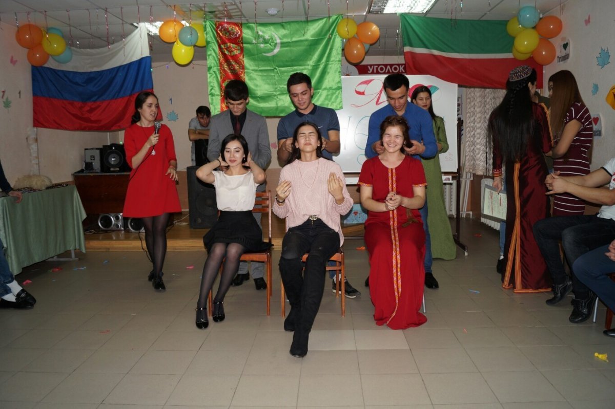 24 октября в общежитии Набережночелнинского колледжа (филиал) ФГБОУ ВО ПовГАФКСиТ прошел красивый праздник "Привет из Туркменистана", где наши студенты приняли участие.