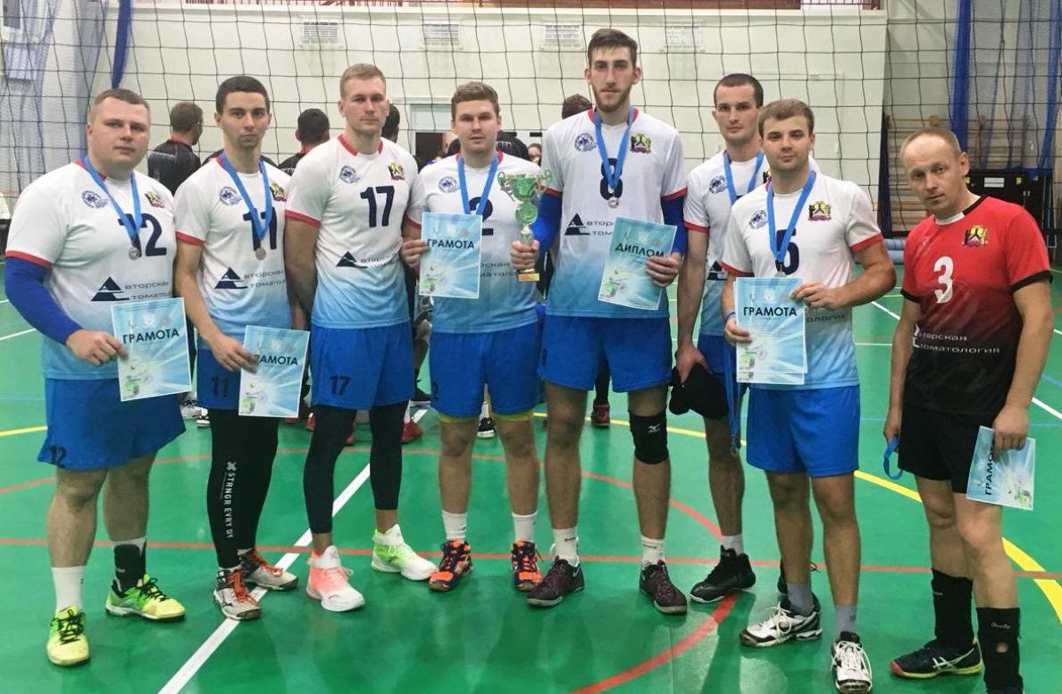 Поздравляем сборную мужскую команду ДВГМУ с серебряными медалями Открытого регионального турнира по волейболу среди мужских и женских команд памяти первого ректоры ТОГУ Даниловского М.П.