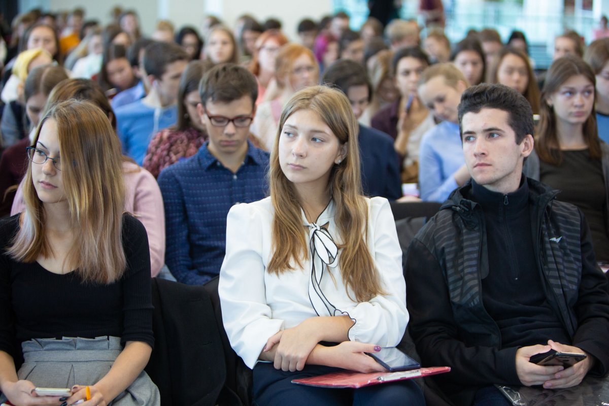 FEFU. Academic Excellence and Honors Education в действии.