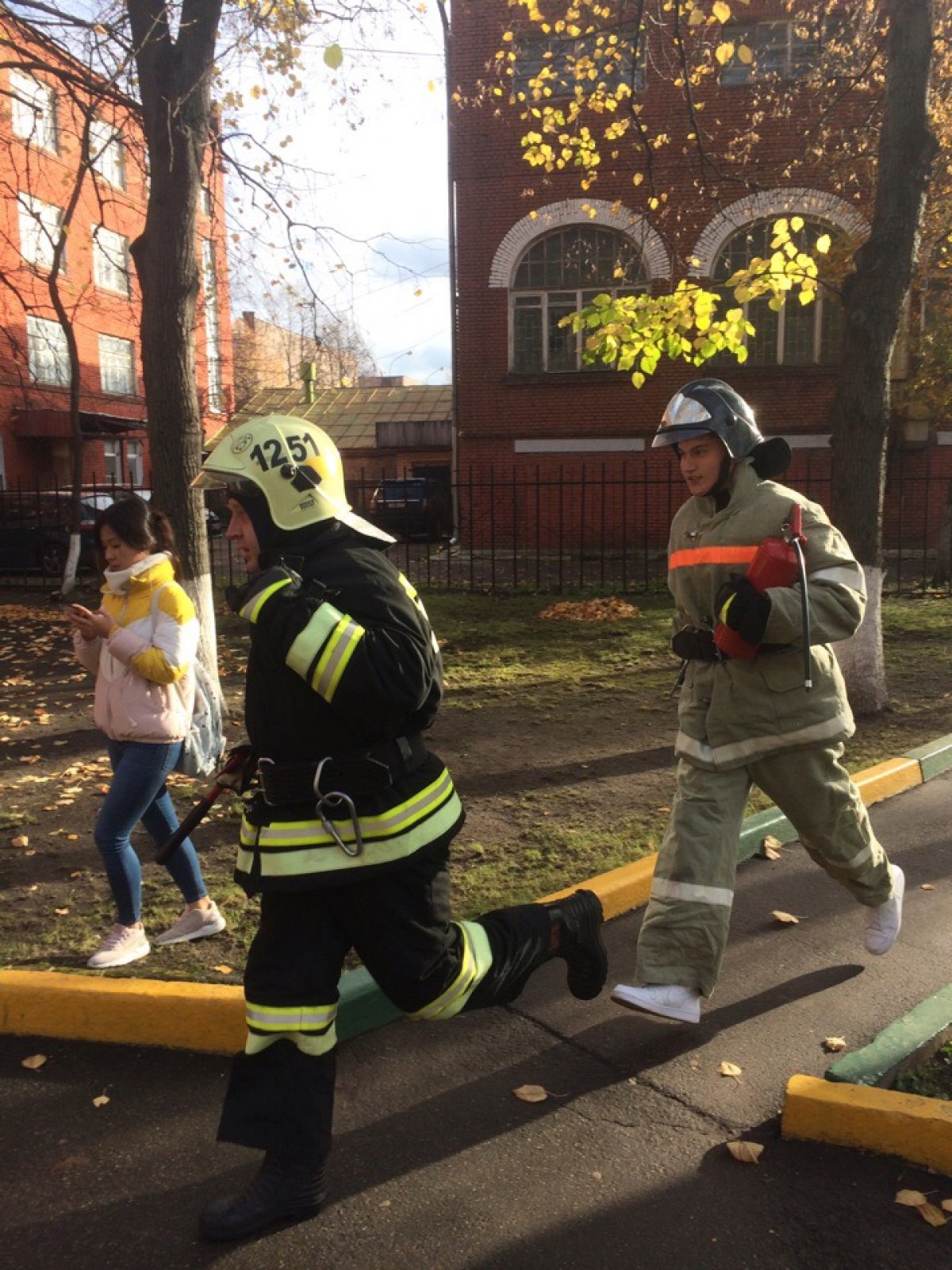 🚒 Пожарно-тактические учения в студгородке: задача выполнена!