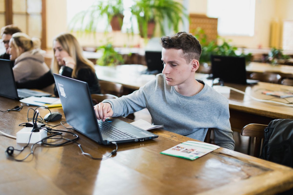 На Coursera стартовал курс по цифровой обработке данных 👨‍💻️