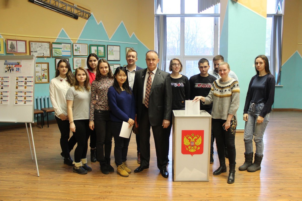 Прямо сейчас в ГСГУ идут выборы в местный Молодежный парламент при Совете депутатов