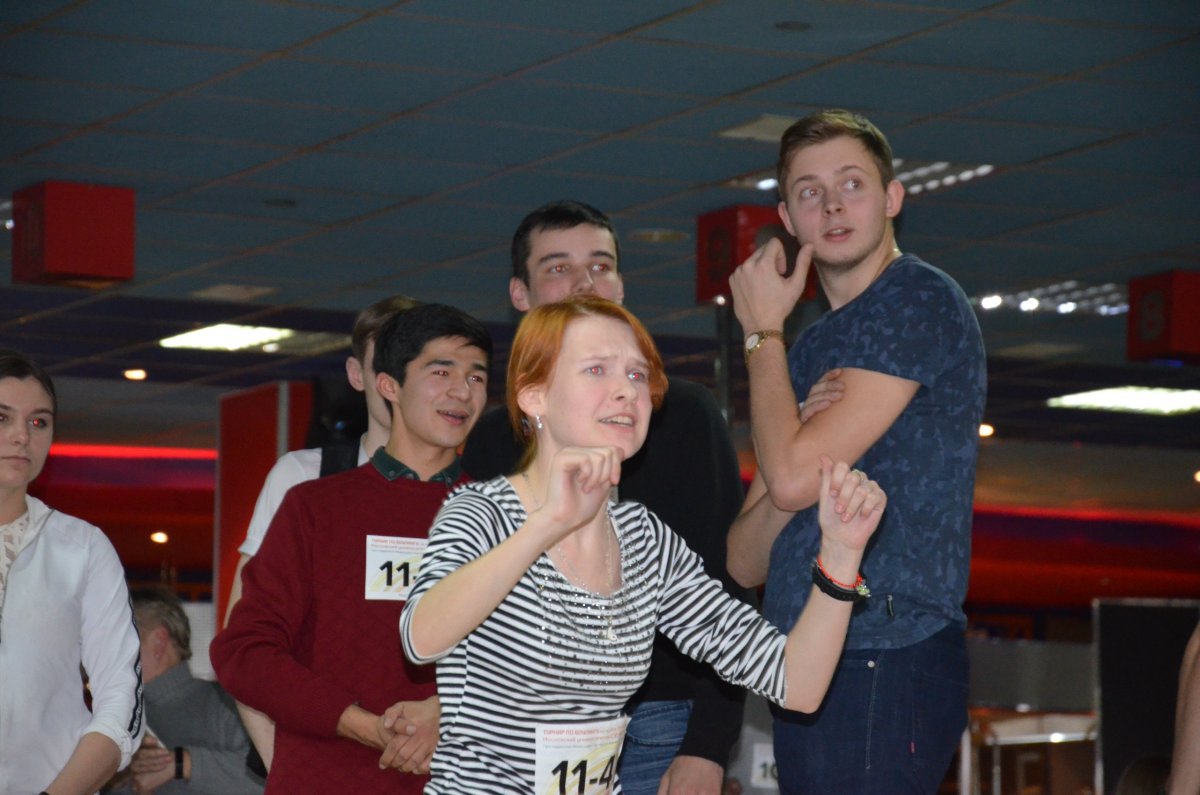 Ловите немного фоток со вчерашнего боулинга) Остальные ждите в группе студсовета. Мероприятие выдалось очень ярким, уже ждем следующего года!