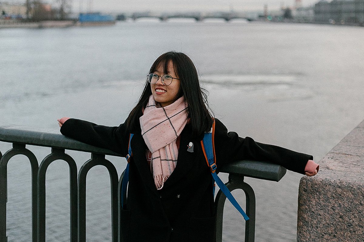 «Когда я была во Вьетнаме, то думала, что в Петербурге есть четыре дворца: "Зимний", "Летний", "Осенний" и "Весенний"» «Когда я была во Вьетнаме, то думала, что в Петербурге есть четыре дворца: "Зимний", "Летний", "Осенний" и "Весенний"»