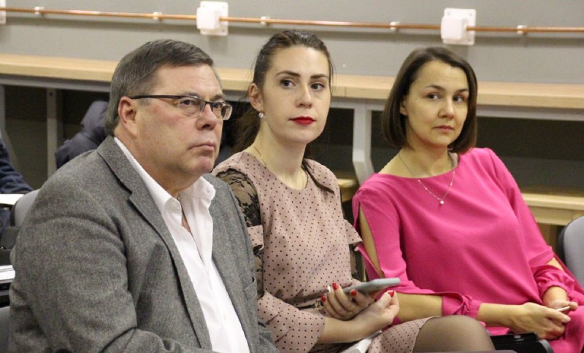 и компания «БКС» провели битву инвестиционных стратегий