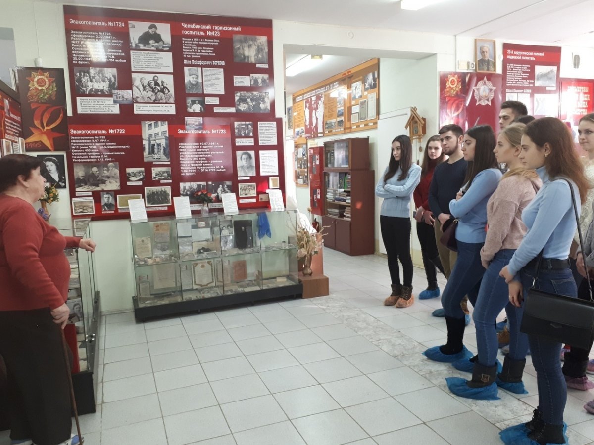 Студенты ЮУИУиЭ на экскурсии в музее истории медицины г. Челябинска