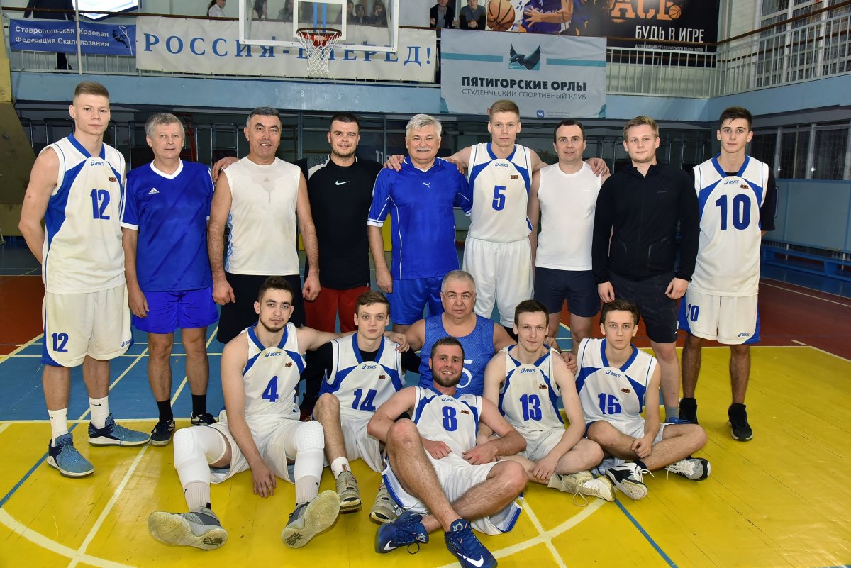 12 декабря в Пятигорском государственном университете прошел благотворительный баскетбольный "Матч звезд"