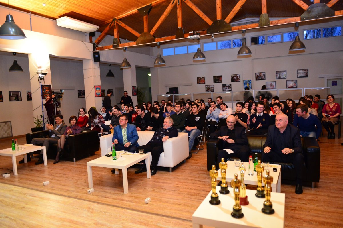 21 декабря Дагестанский государственный технический университет совместно с компанией «МоРе-ТВ» на площадке технопарка вуза провел IX Открытый студенческий фестиваль любительского кино ДГТУ «Серебряная вилка».