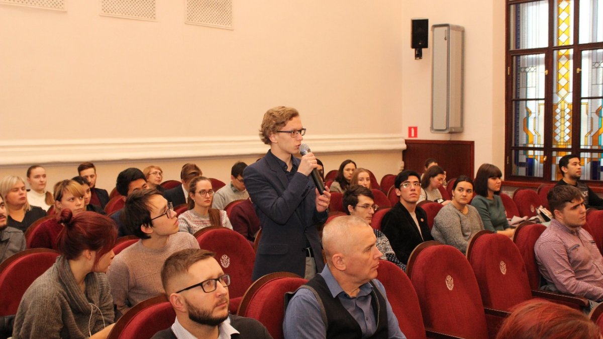 📅 В СибГМУ прошла традиционная встреча студентов с ректором вуза Ольгой Сергеевной Кобяковой, на которой каждый мог задать интересующий его вопрос.