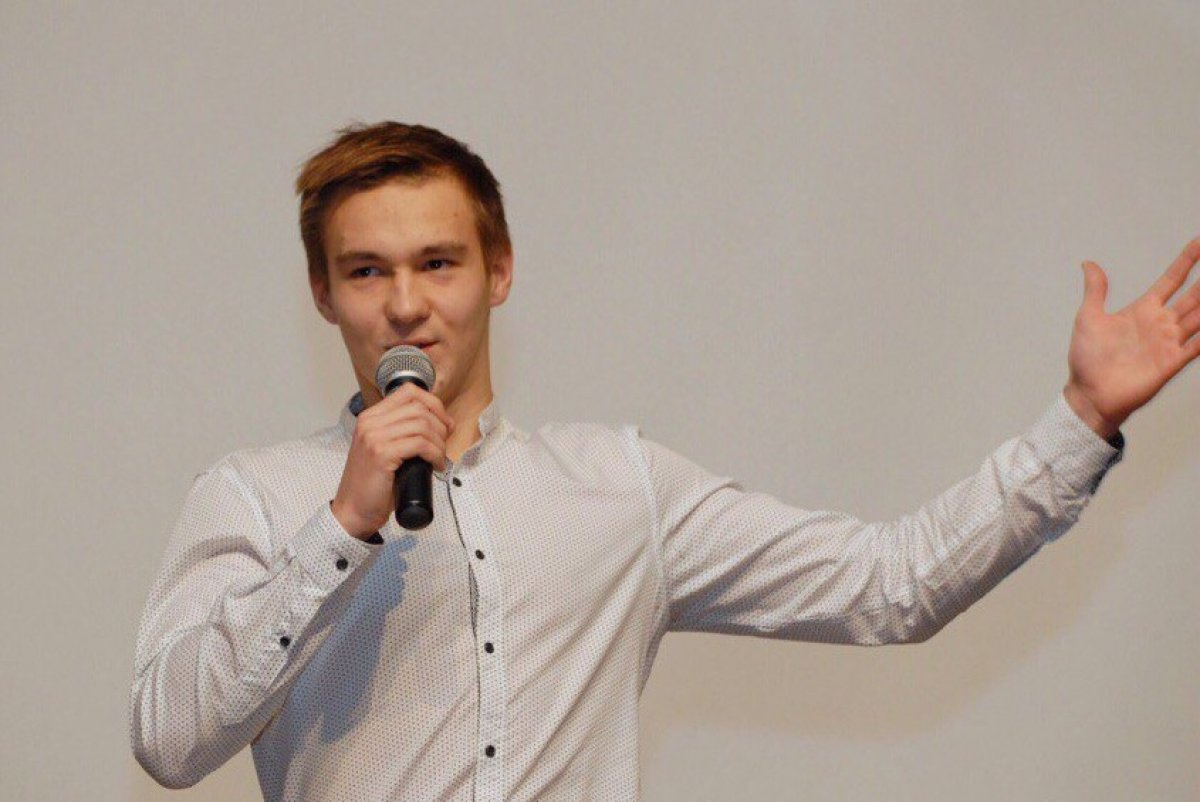 Всех с Новым годом поздравляет наш студент Никита Барабанов😉 Вот его стихотворение⚡