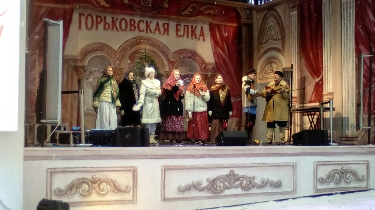 Студенческий фольклорный ансамбль «Синий Лён» принял участие в главном новогоднем проекте Н.Новгорода – Горьковской ёлке