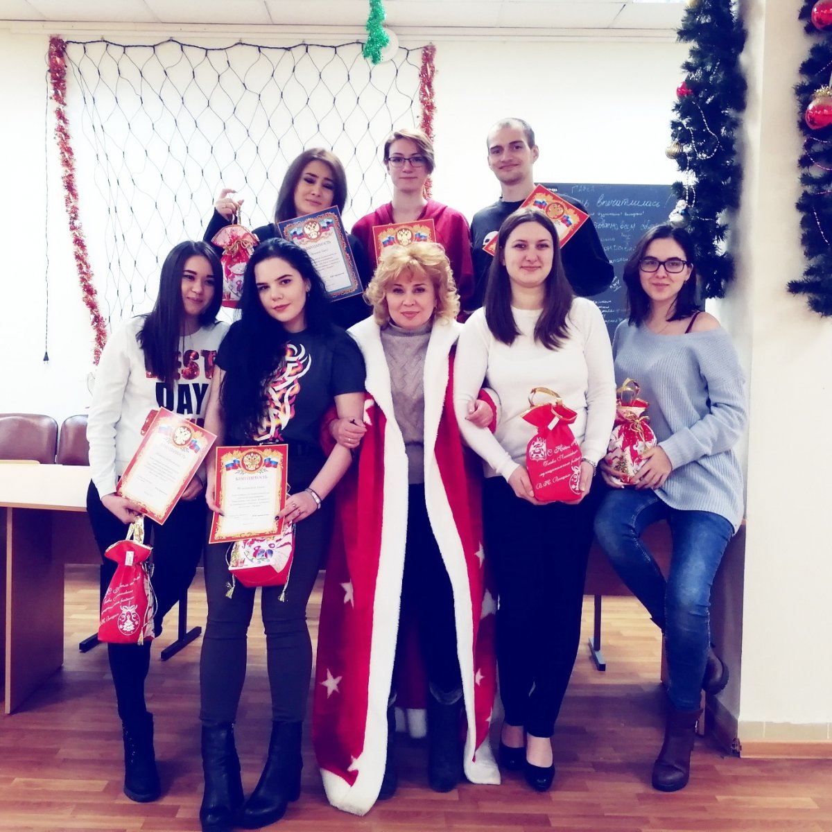 А мы еще раз благодарим студентов за волонтерскую деятельность на районном мероприятии "Новогодней елке главы Ленинского муниципального района"!