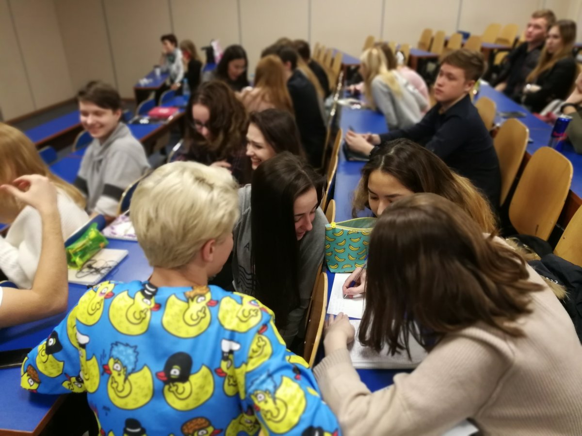 25 декабря 2018 года студенты 3-го курса факультета Лингвистики провели круглый стол, посвященный Маргарет Тэтчер.