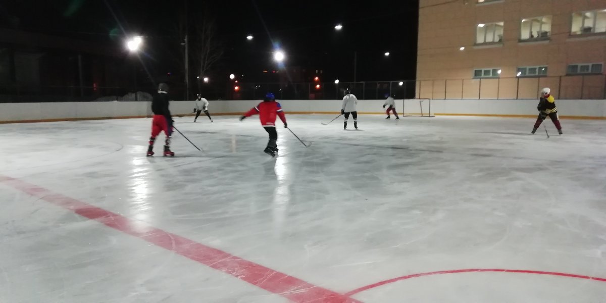 Проба льда и первая игра в новой хоккейной коробке БГУ на стадионе Спартак