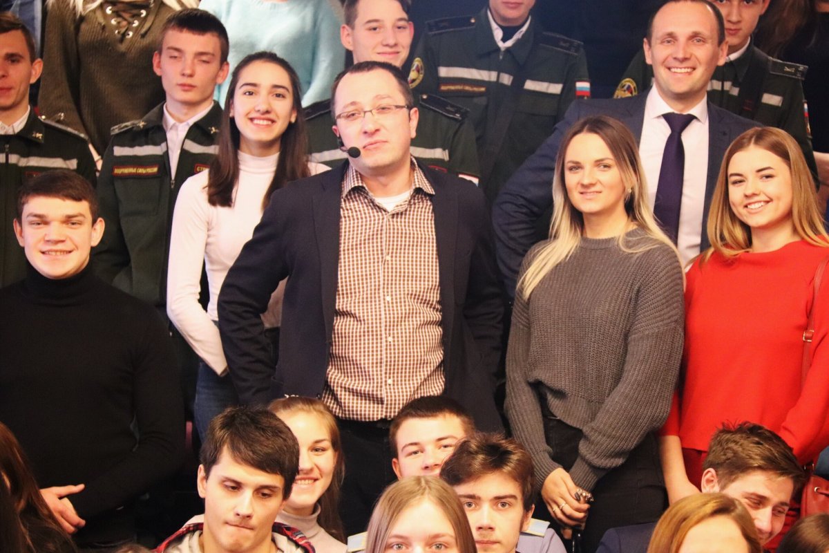 17 января студентки Курского филиала Кристина Шумакова посетили встречу с советником руководителя Федерального агентства по делам молодежи