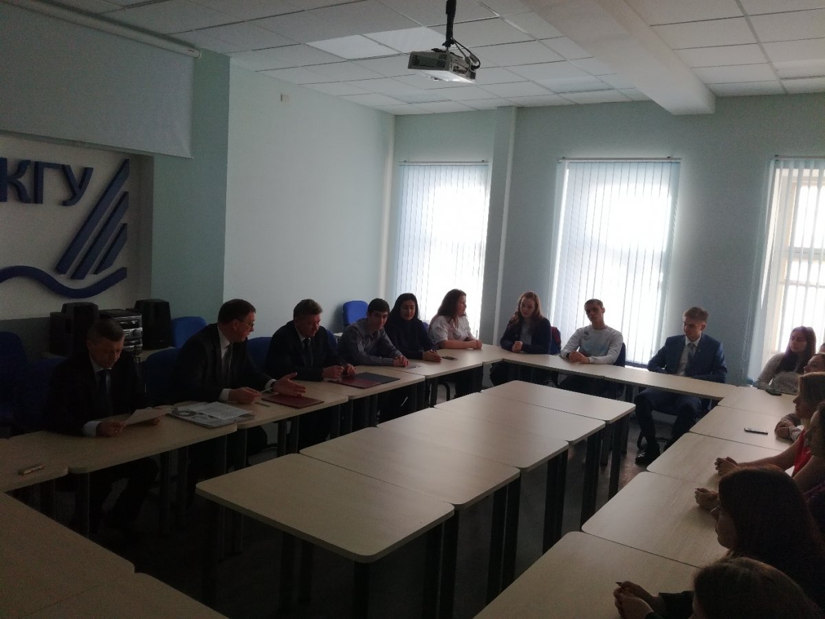 Прямо сейчас в корпусе "Ж" Костромского госуниверситета проходит встреча председателя Думы Костромской области Алексея Анохина и ректора университета Александра Наумова со студентами, проявившими себя в учебной, научной и творческой сферах Прямо сейчас в корпусе "Ж" Костромского госуниверситета проходит встреча председателя Думы Костромской области Алексея Анохина и ректора университета Александра Наумова со студентами, проявившими себя в учебной, научной и творческой сферах