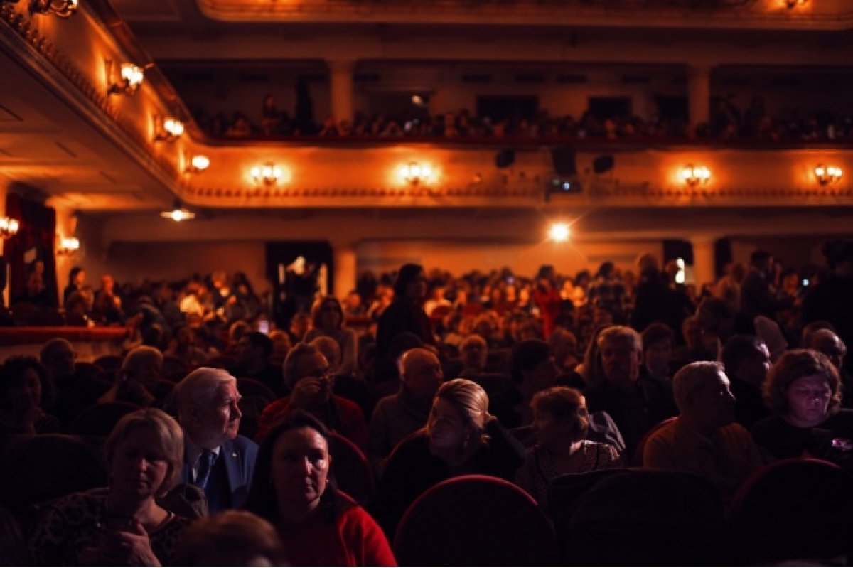 В Москве начались гастроли Башкирского академического театра драмы им. М. Гафури, открывшиеся на сцене Театра имени А.С. Пушкина.