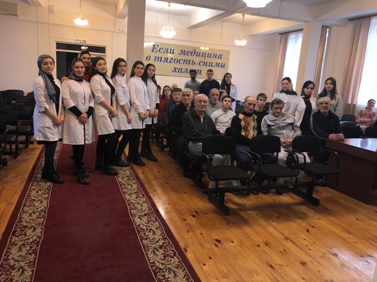 Волонтеры ДГМУ посетили пациентов Гериатрического центра во Всемирный день больного