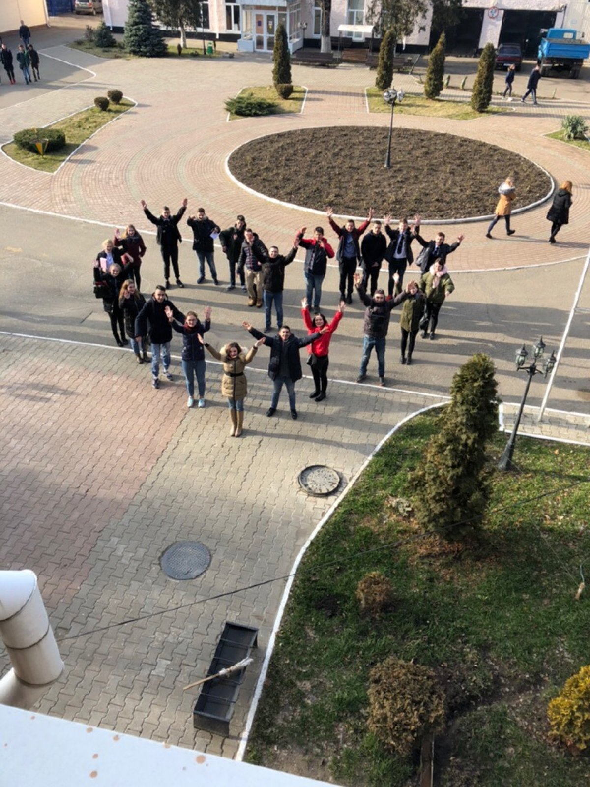 15 февраля 2019 года добровольцы (волонтёры) ТТЖТ-филиала РГУПС приняли участие в флешмобе и выстроились в форме сердца, символа акции и прокричали обращение к детям больным онкологией «Мы вместе!»