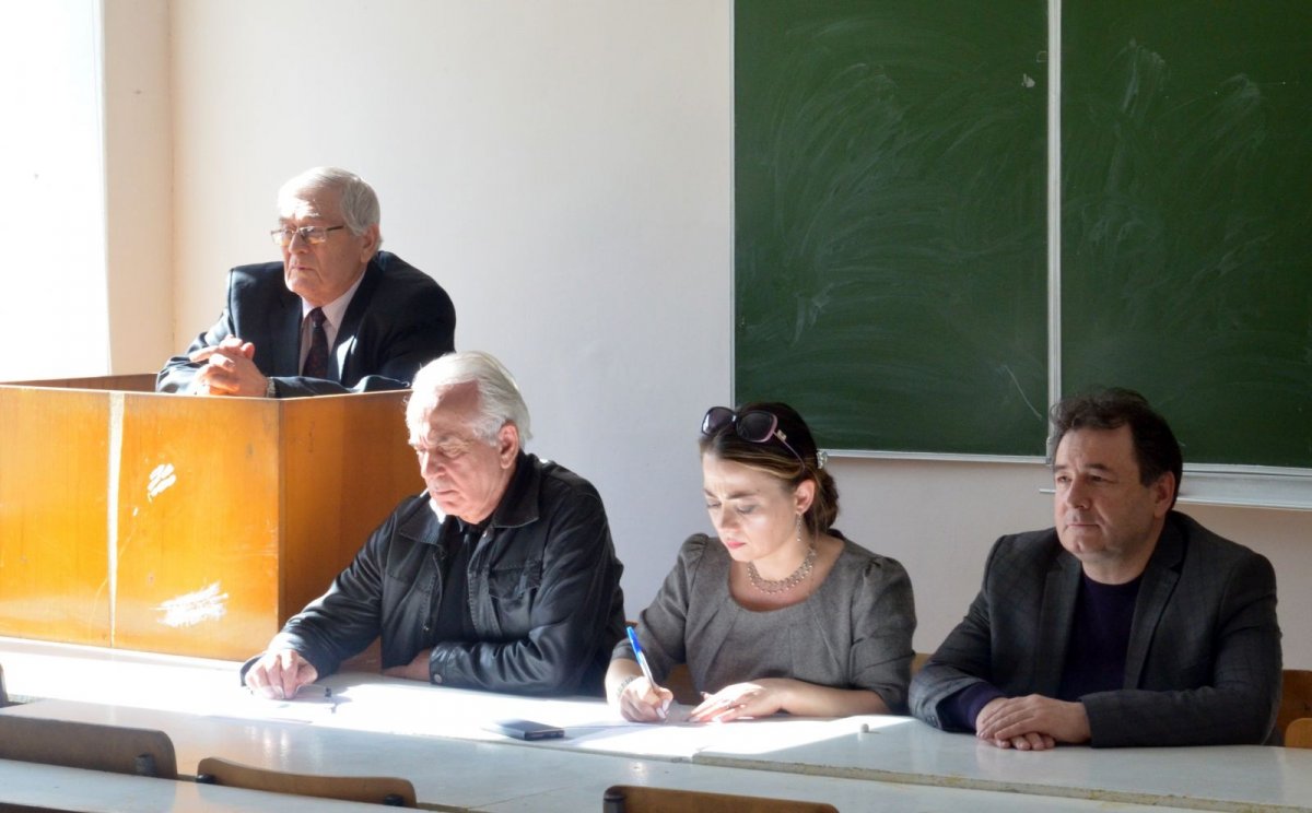 12 февраля профессорско-преподавательский состав и сотрудники филологического факультета провели собрание